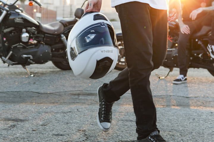 Sena ofrece alternativas de cascos para motociclistas y ciclistas