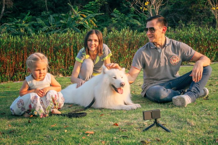 camara insta360 evo holoframe side walk insta360evo 700x467 c