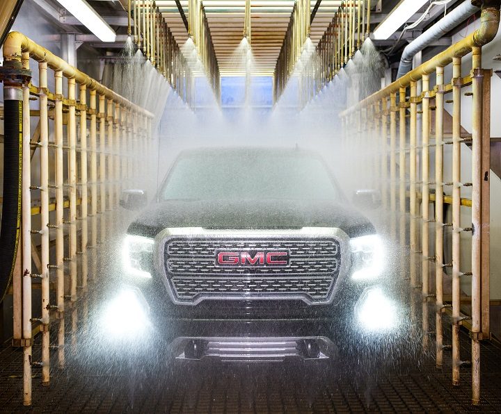 gmc camionetas camas carbonpro 2019 sierra denali testing in water spray booth