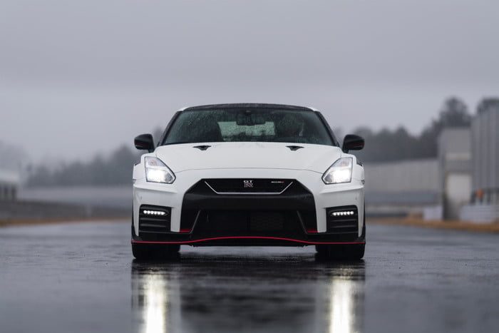 nissan gt r nismo 2020 3 700x467 c