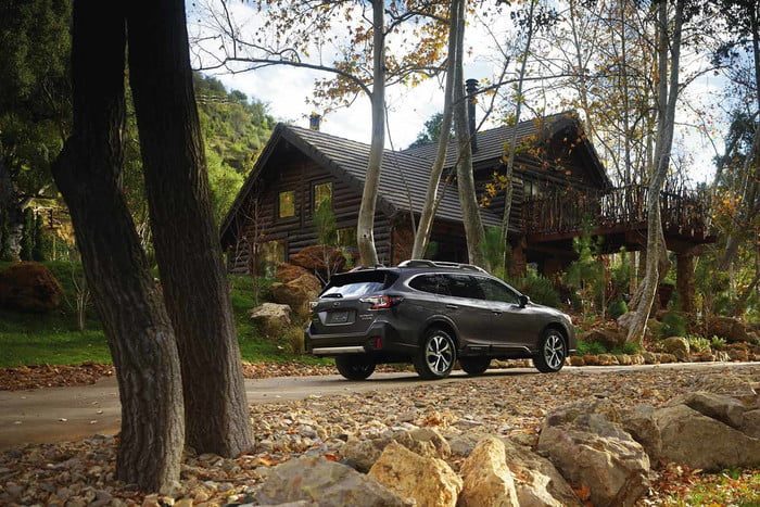 suv subaru outback 2020 off 5 700x467 c