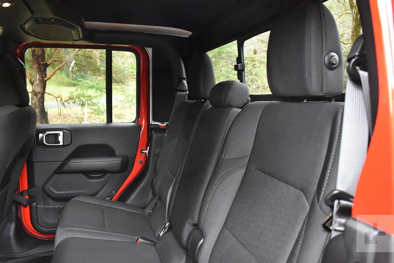 revision jeep gladiator 2020 11 800x534 c