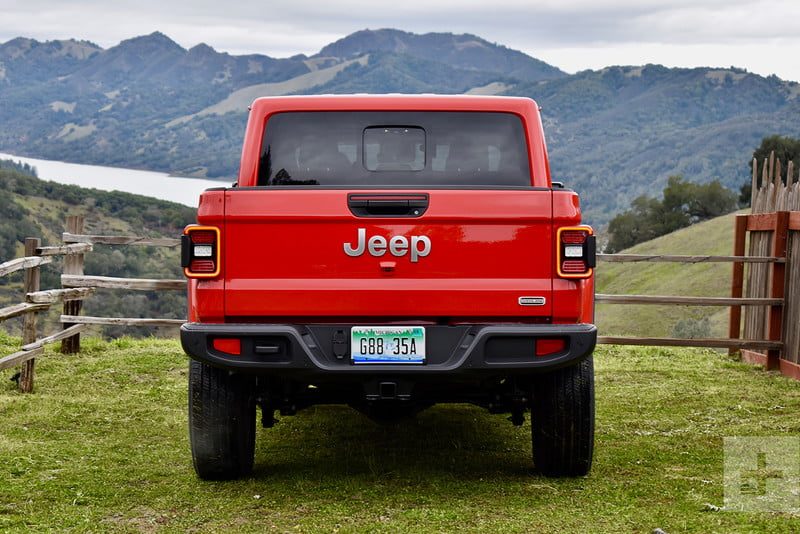 revision jeep gladiator 2020 28 800x534 c