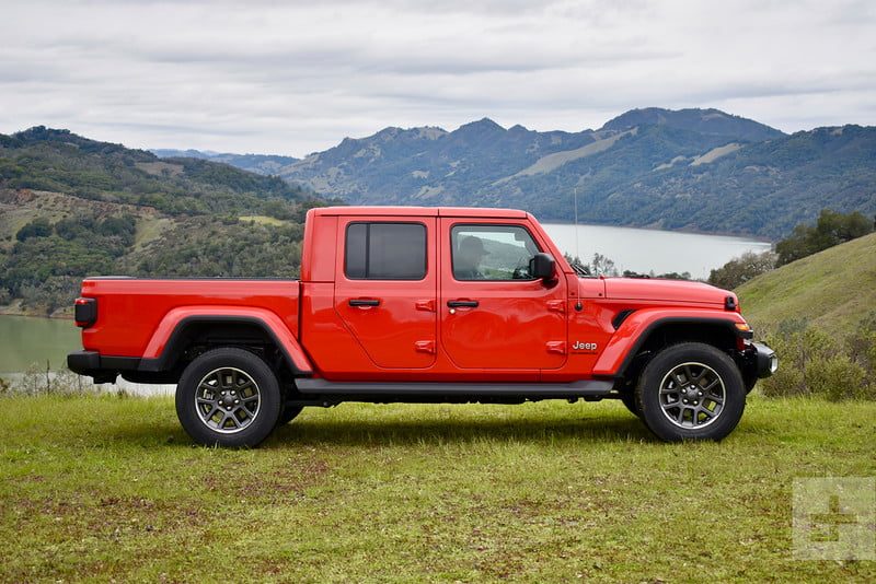 revision jeep gladiator 2020 31 800x534 c