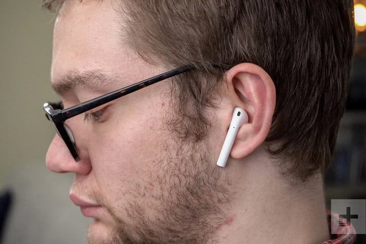 Uno de los principales cambios del AirPod 2 es su procesador, que le da características adicionales y una mejor eficiencia con Bluetooth