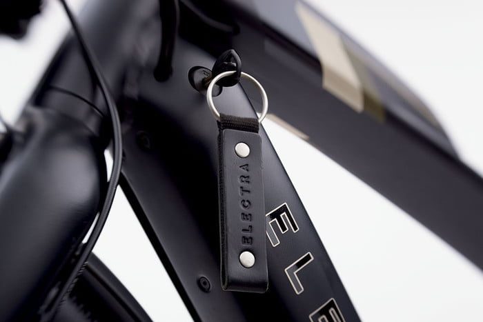 bicicleta electrica cafe racer electra moto go key 1 700x467 c