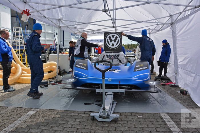 volkswagen idr nurburgring nordschleife dt id r ring 425 2 700x467 c