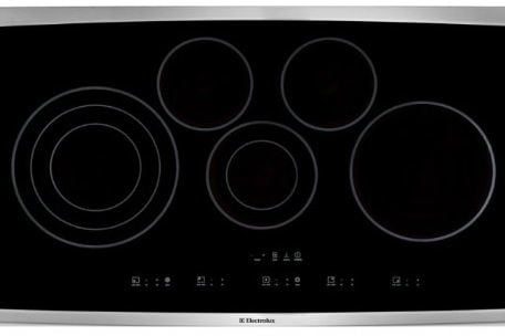 Esta alternativa de Electrolux tiene dos quemadores con múltiples opciones de tamaño.