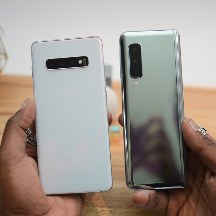 revision samsung galaxy fold hands on 10