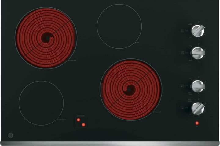 La vitrocerámica de GE Appliances ofrece controles de perillas duraderas y poderosos quemadores.