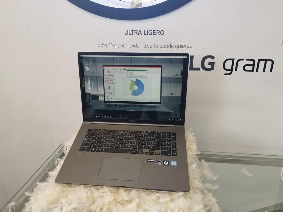 lg gram portatiles con grandes baterias para trabajar o divertirse muchas horas 17 ligero