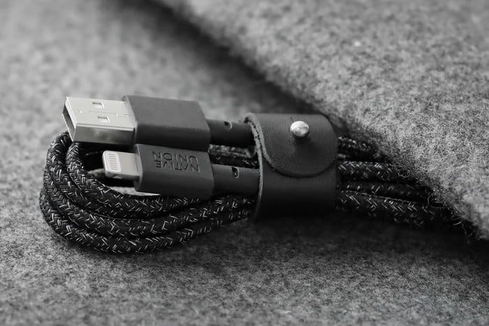 mejores cables lightning para iphone native union cosmos belt cable 700x467 c