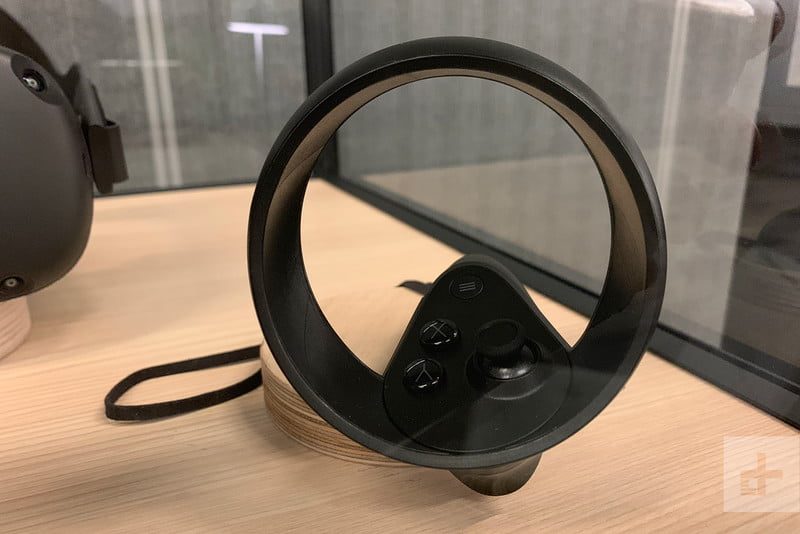 revision oculus quest rv headset sp controller close 800x534 c