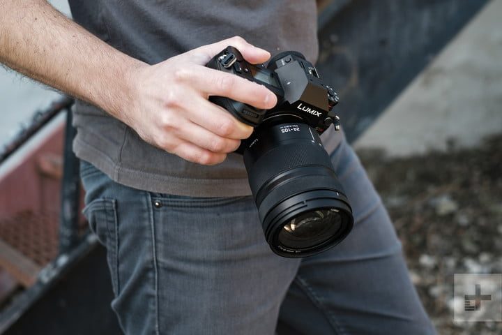 panasonic lumix s1r vs nikon z7 review 2 720x720