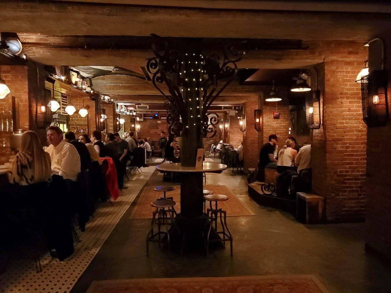 revision samsung galaxy fold camera sample low light 1