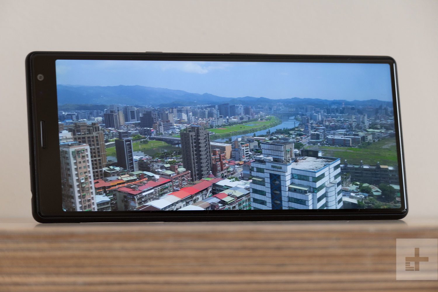 revision sony xperia 10 plus review