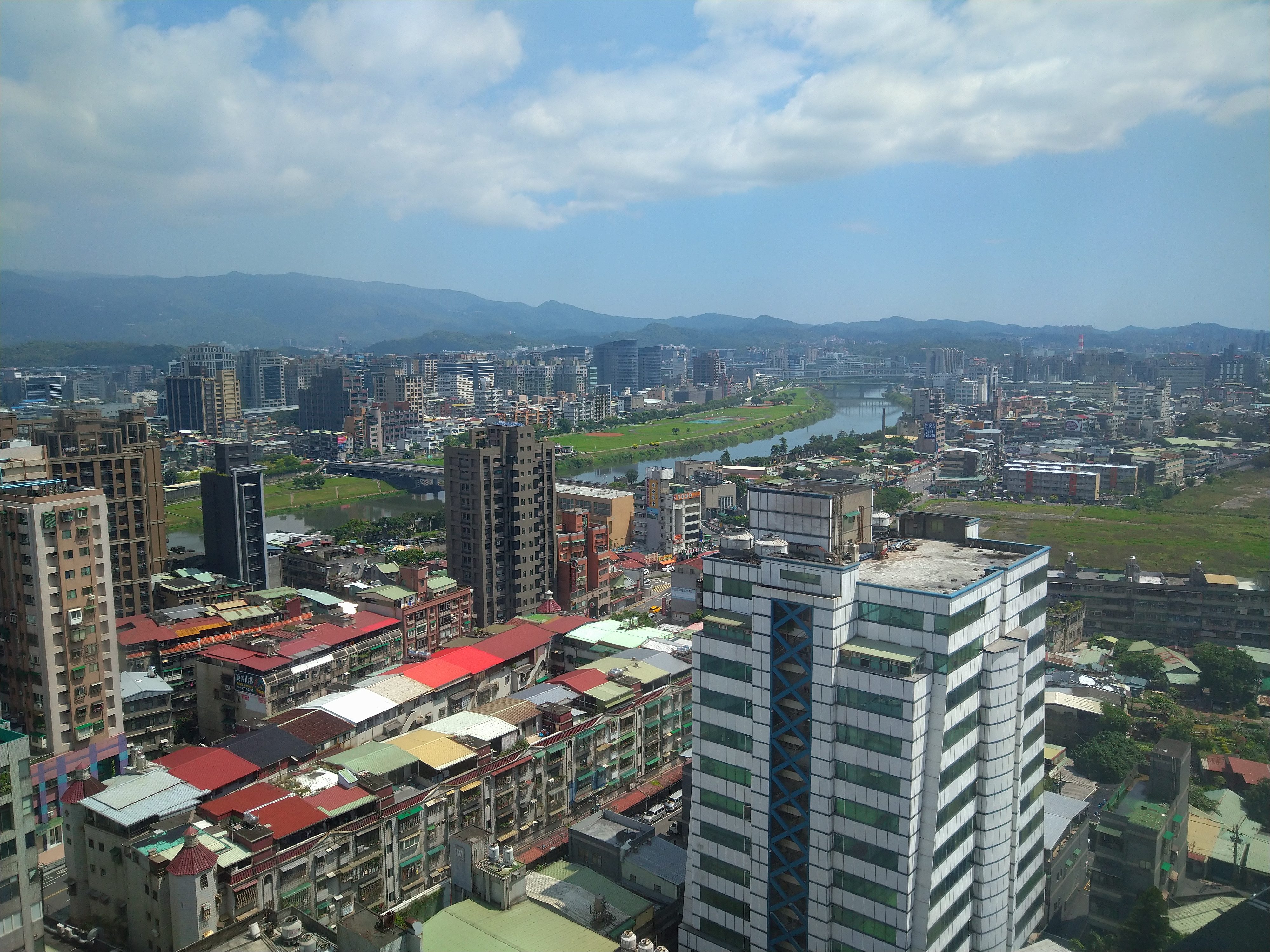 revision sony xperia 10 plus sample pictures 0043