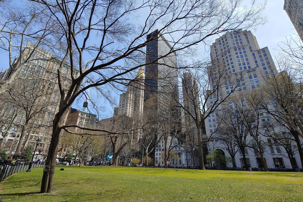 revision lg g8 thinq wide angle lens 10 1200x800 c