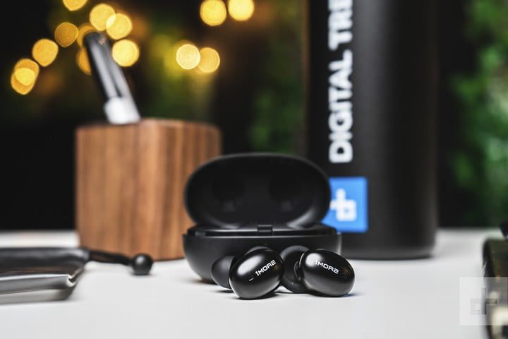 revision 1more stylish 1moore review 8074 800x534 c