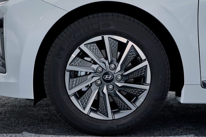 hyundai ioniq electric 2020 csm new 21 1610 8b54ff71ad 700x467 c