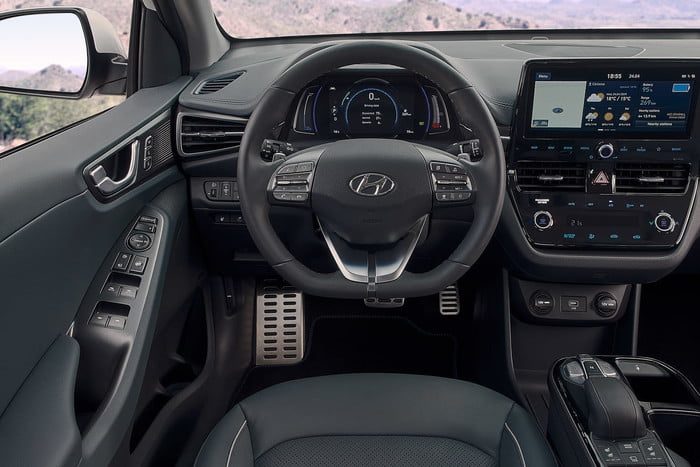 hyundai ioniq electric 2020 csm new interior 3 1610 jpg 15a0bd9216 700x467 c