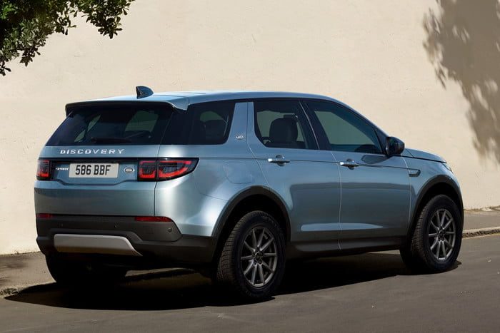 land rover discovery sport 2020 hyperfocal 0 66 700x467 c