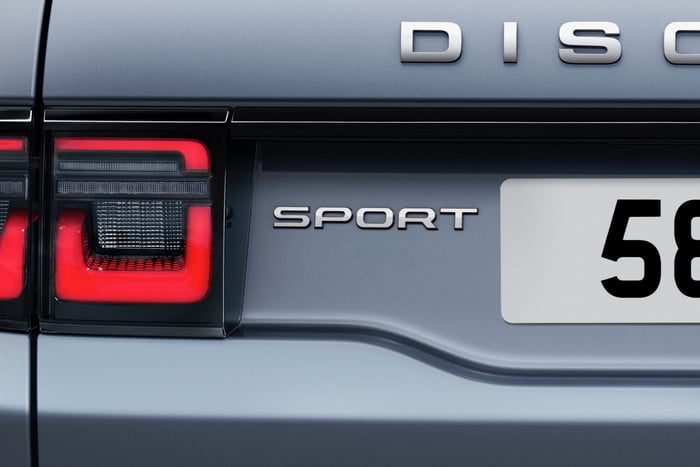 land rover discovery sport 2020 lrds20mydetails44210519004 700x467 c