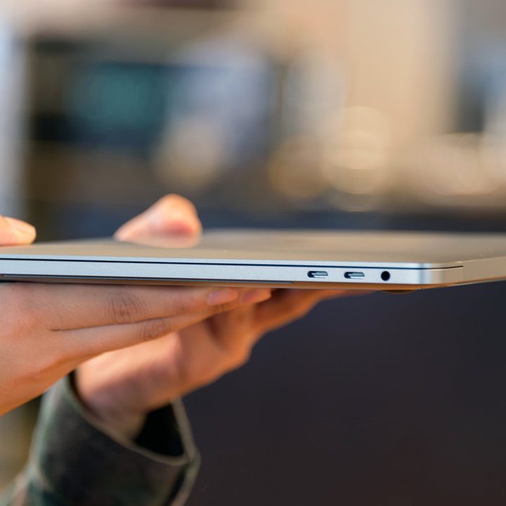 Analizamos la portabilidad entre la MacBook Pro vs. Blade Stealth