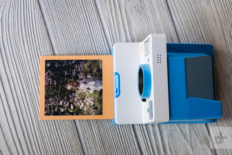 revision polaroid onestep 2 onesteup 9 800x534 c