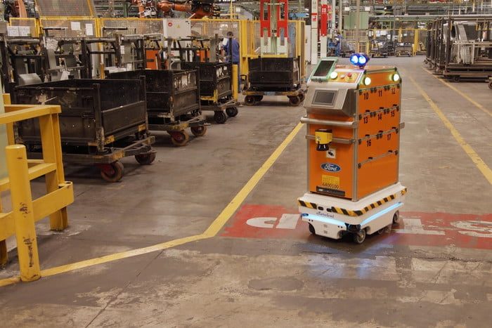ford robot autonomo survival self driving makes life easier for employees 5 700x467 c