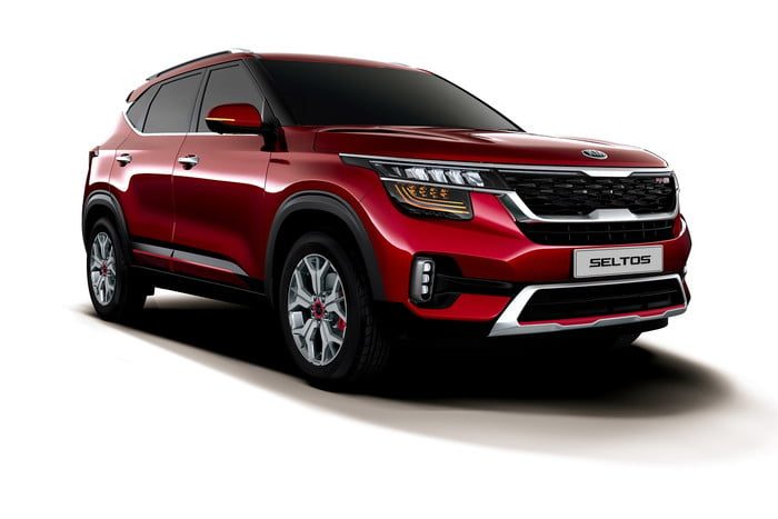 kia seltos crossover millennial 2020 official 2 700x467 c