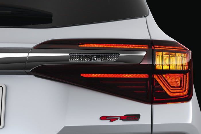 kia seltos crossover millennial 2020 official 7 700x467 c