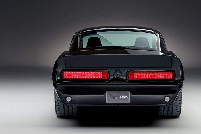 mustang electrico charge cars brand new electric 1967 fastback 03 700x467 c