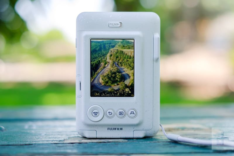 revision instax mini liplay fujifilm review 3 800x534 c