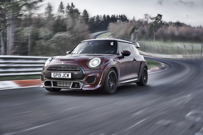 mini john cooper works gp 2020 jcw n24 3 700x467 c