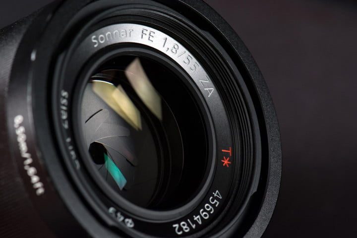 camara canon vs sony alpha 7 55mm lens 720x720