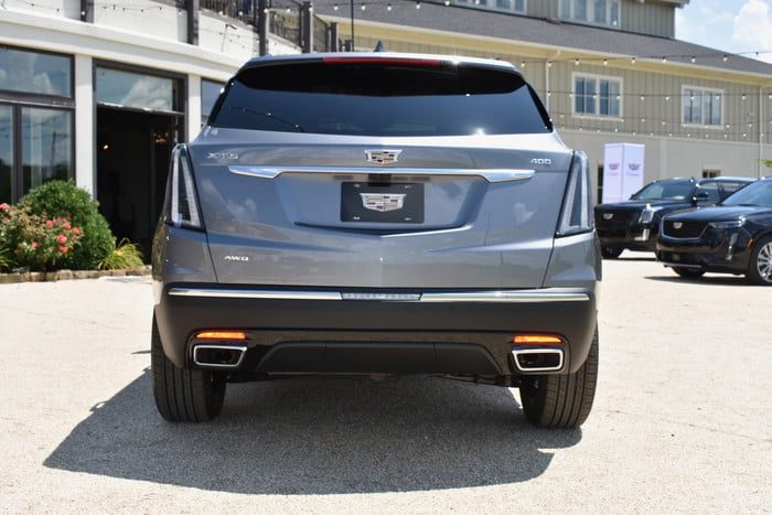 cadillac xt5 2020 rear 700x467 c