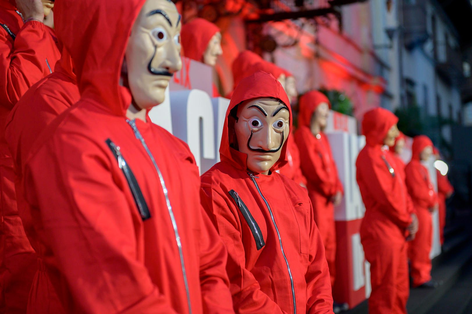 tercera temporada la casa de papel netflix part 3 premiere bogota  colombia