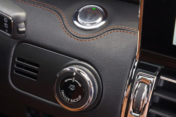 lincoln navigator 2020 dsc0082 c1 700x467 c