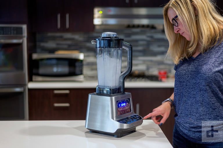 Una licuadora o un procesador de alimentos