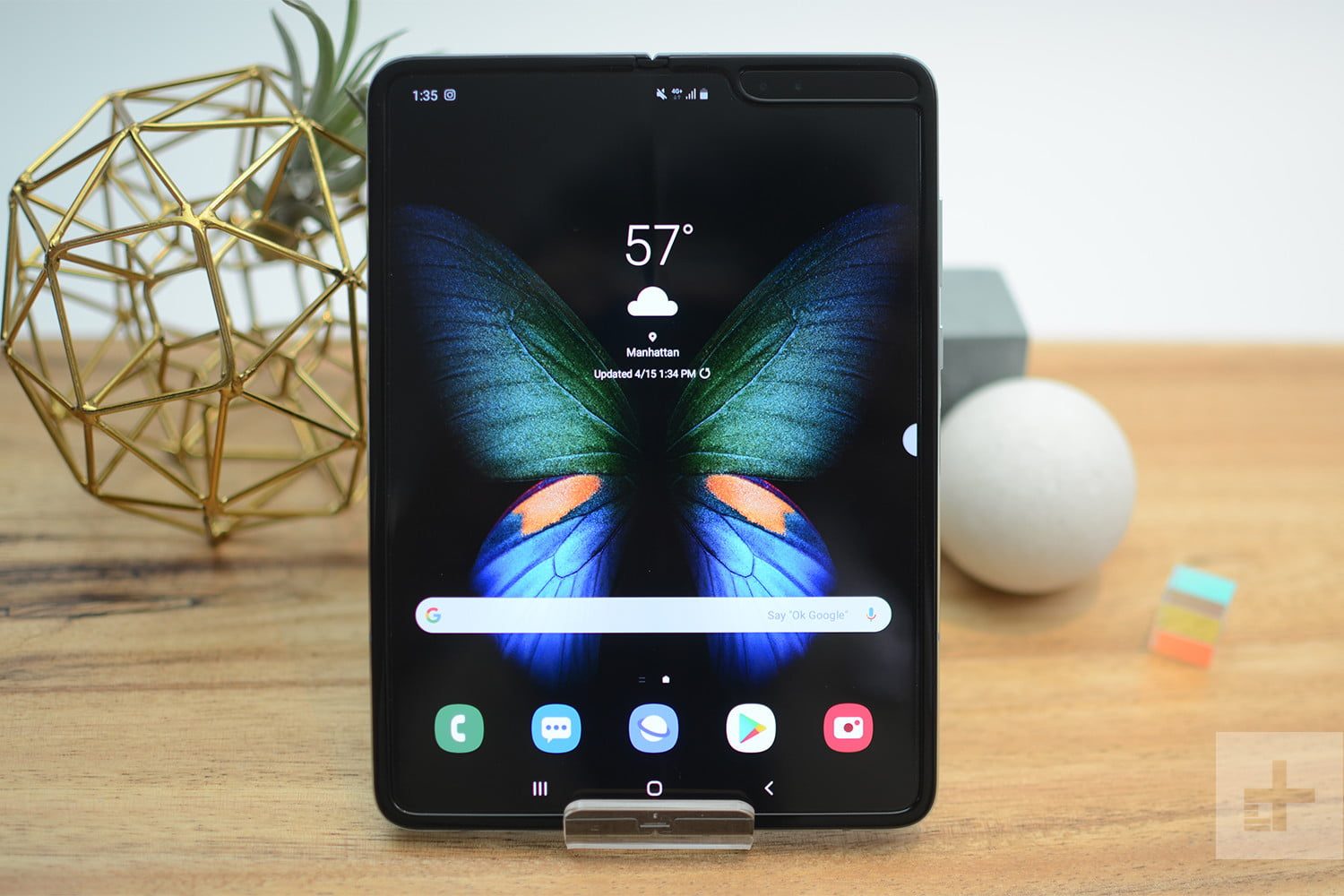 Galaxy Fold vs. Galaxy S10 Plus