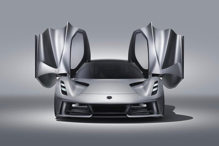 lotus evija superauto electrico doors open 700x467 c
