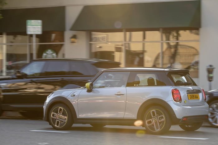 mini cooper electrico se 2020 p90357195 highres the new 700x467 c