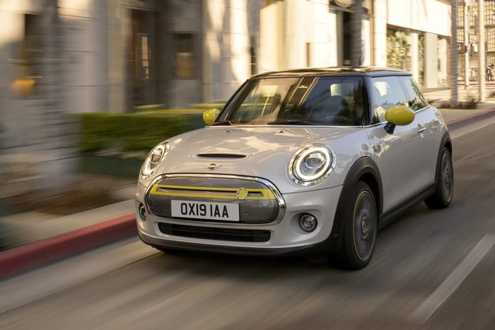 mini cooper electrico se 2020 p90357220 highres the new 700x467 c