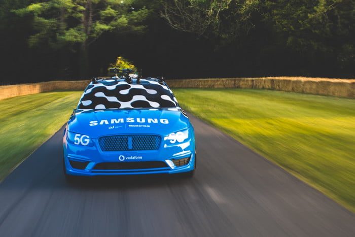 samsung vodafone galaxy s10 5g drift car 700x467 c