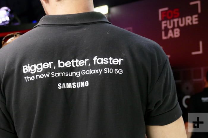 samsung vodafone galaxy s10 5g logo tagline 700x467 c