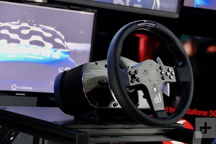 samsung vodafone galaxy s10 5g steering wheel 700x467 c