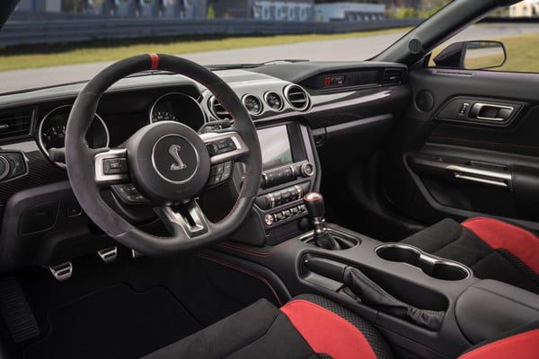 ford mustang shelby gt350r 2020 6 600x400 c