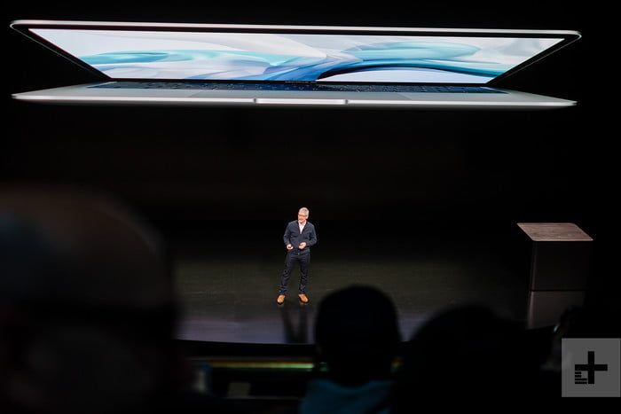 comprar una macbook air apple retina 2018 event 9 700x467 c