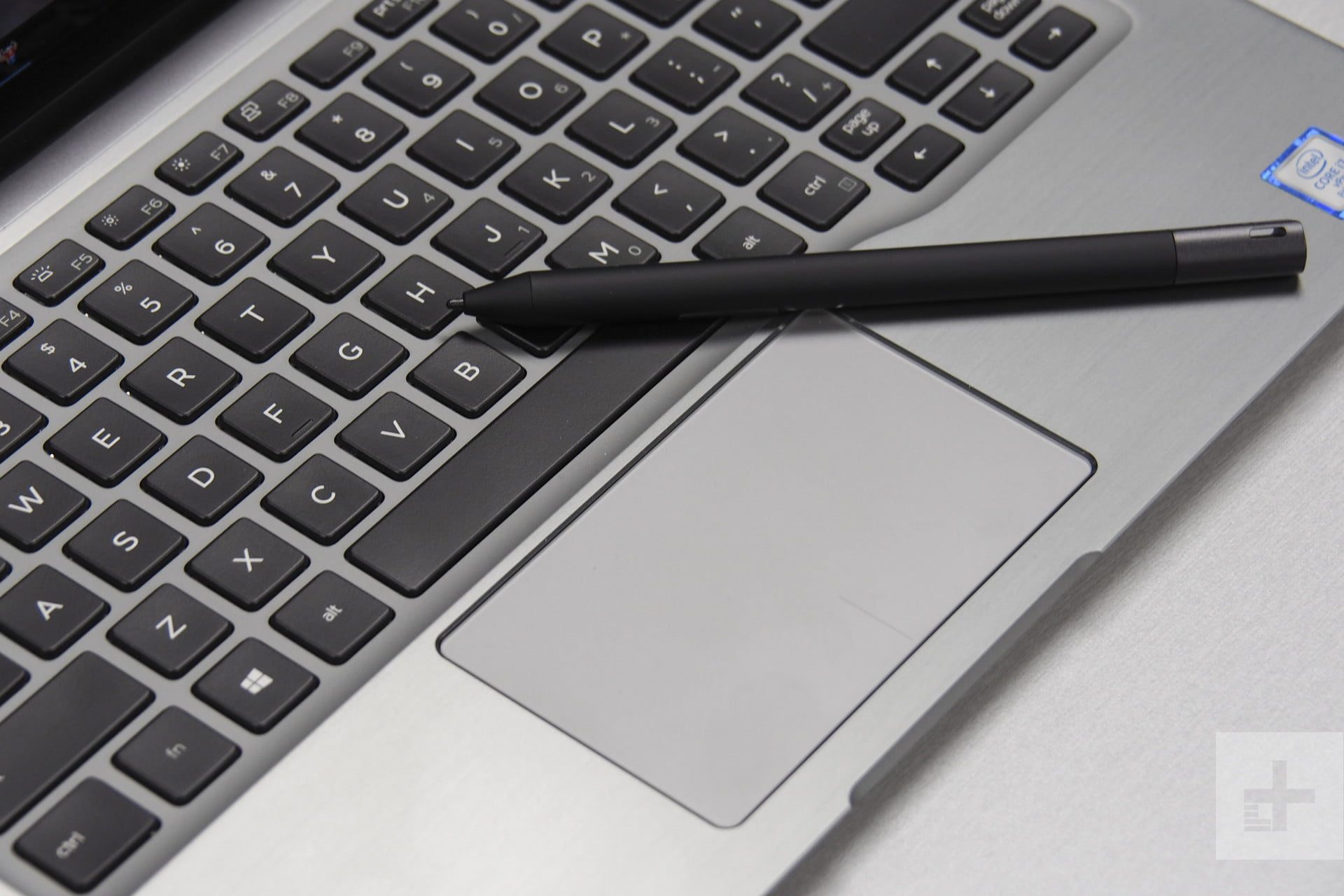 Dell Latitude 7400 2 en 1 vs. ThinkPad X1 Yoga